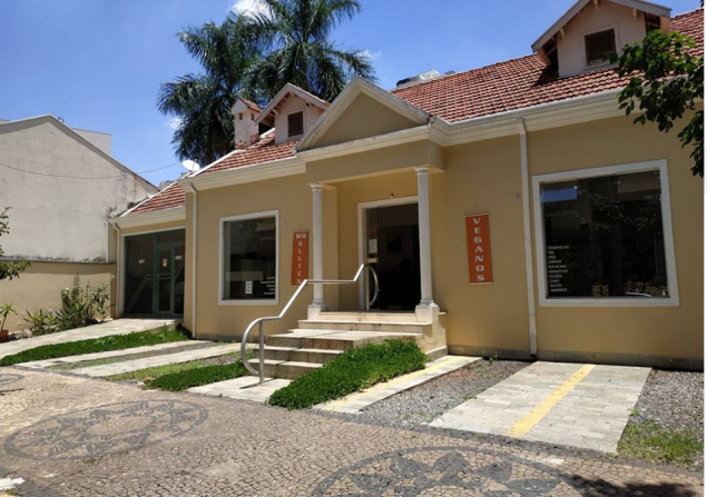 imóvel com 319m²