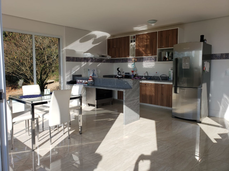 Casa à venda Itapark Res. com 320m² e 5 quartos por R$ 810.000 - 094fe481-6398-4bf8-82f4-f0119bde4191.jpeg