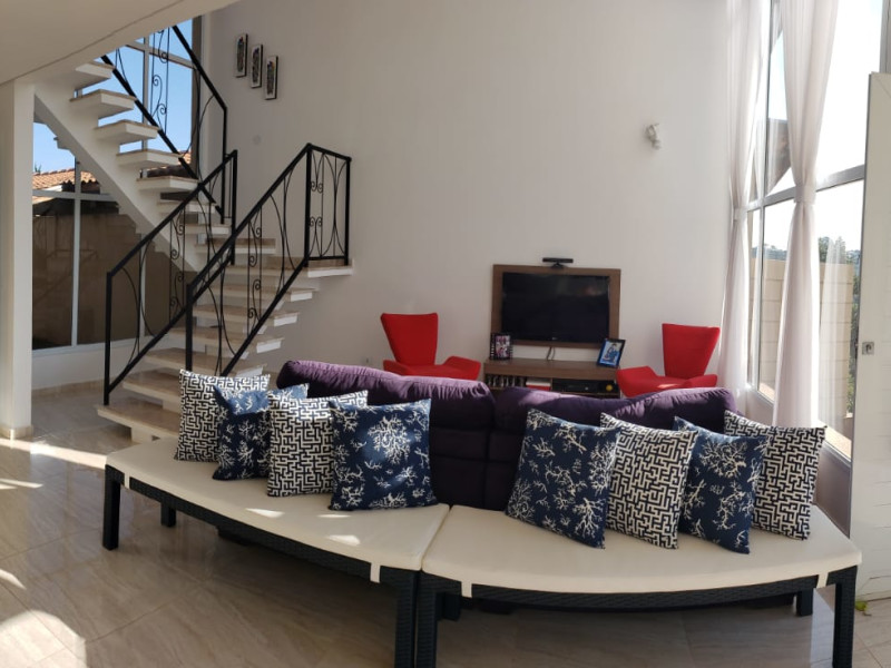 Casa à venda Itapark Res. com 320m² e 5 quartos por R$ 810.000 - 11e82af7-b0e9-4f0b-9e1b-e2648fffd66f.jpeg