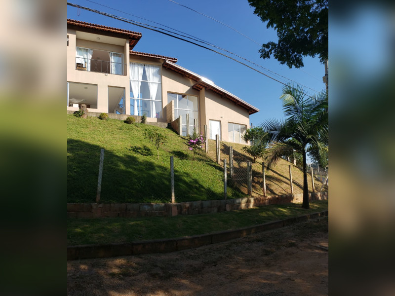 Casa à venda Itapark Res. com 320m² e 5 quartos por R$ 810.000 - 2f482f6d-a046-4c17-9726-788d678f9705.jpeg