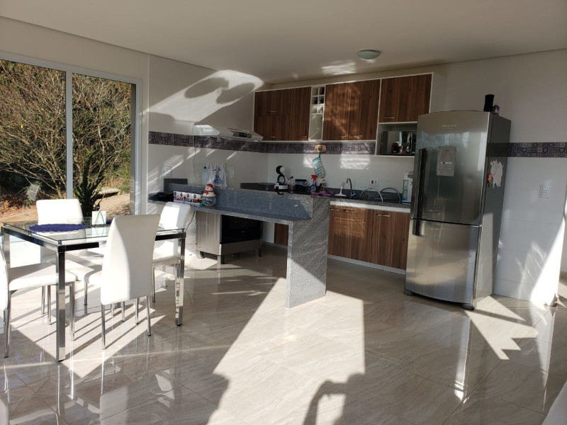 Casa à venda Itapark Res. com 320m² e 5 quartos por R$ 810.000 - 51dc8345-70f8-4d29-bbba-ade1ef78b458.jpeg