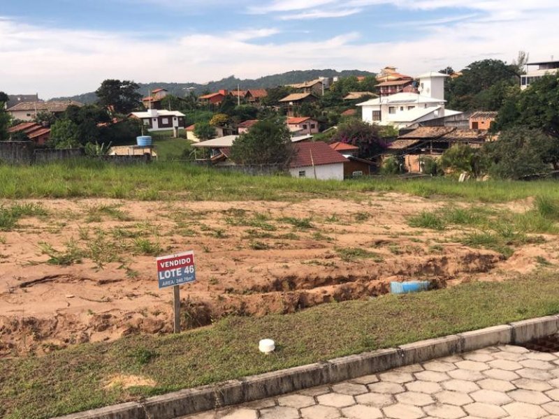 Terreno à venda Praia do Rosa com 240m² e  quartos por R$ 129.990 - 714668690-whatsapp-image-2019-08-03-at-11.jpeg