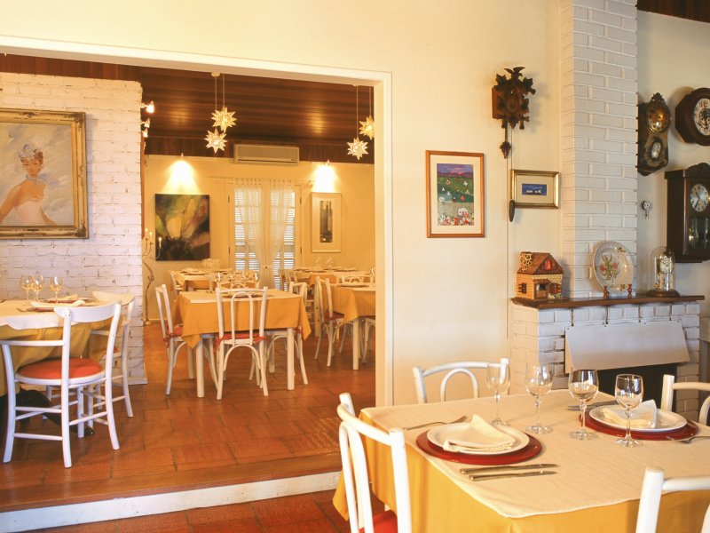 Comercial à venda Canto da Lagoa com 1117m² e  quartos por R$ 4.000.000 - 1037924115-salao.jpg