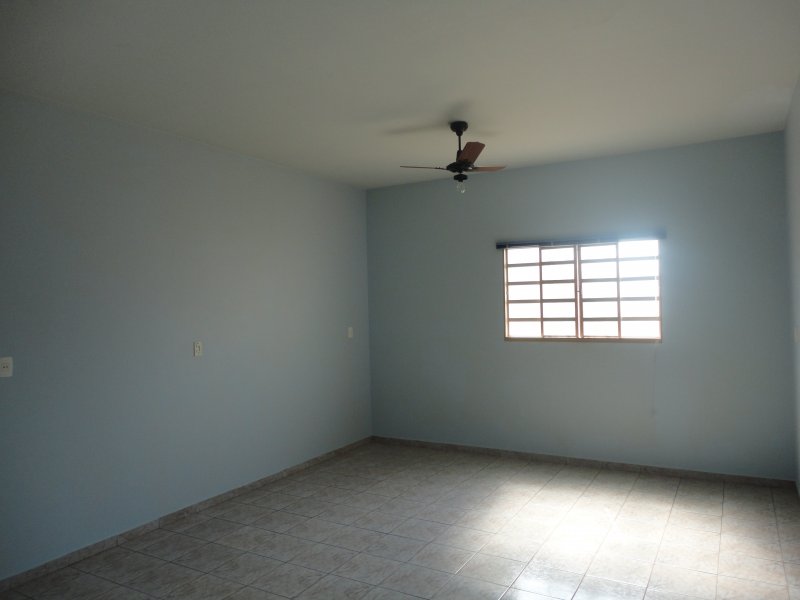 Casa à venda São Francisco com 427m² e 3 quartos por R$ 330.000 - 1215565727-chip-8-gb-388.JPG