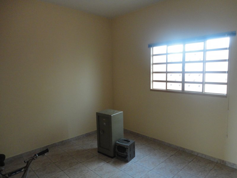 Casa à venda São Francisco com 427m² e 3 quartos por R$ 330.000 - 1695226509-chip-8-gb-393.JPG