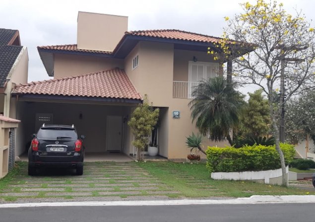 imóvel com 324m²