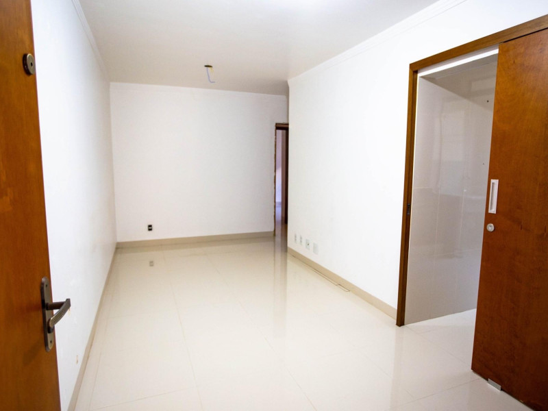 Apartamento à venda Pres. Medici com 63m² e 3 quartos por R$ 245.000 - img-0373.JPG