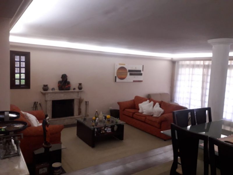Casa à venda Granja Viana com 333m² e 3 quartos por R$ 930.000 - 8642075-01b1122a-68ba-4cb3-bf5f-3ba388ab8d29.jpg