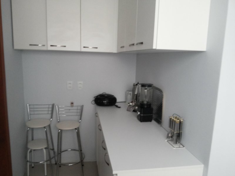 Apartamento à venda Petrópolis com 68m² e 2 quartos por R$ 395.000 - 109401014-14-lavanderia.jpg