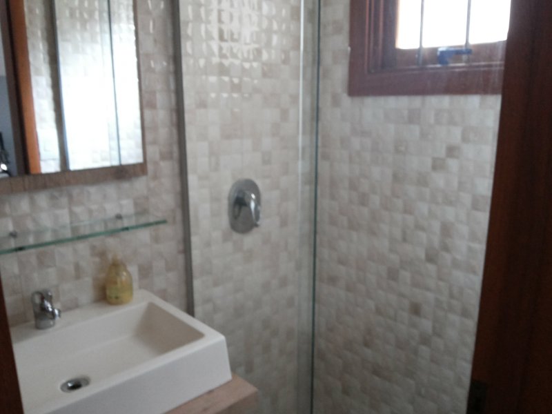 Apartamento à venda Petrópolis com 68m² e 2 quartos por R$ 395.000 - 225888205-16-wc-auxiliar.jpg