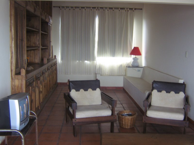 Cobertura para alugar Jardim Morada da Aldeia com 200m² e 2 quartos por R$ 1.100 - 2061488354-sala.jpg