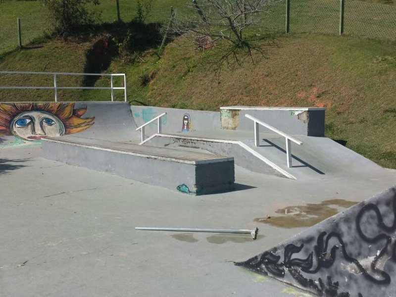 Casa à venda Bosque das Mansões com 400m² e 5 quartos por R$ 1.200.000 - 1033449966-quadra-de-skate.jpg