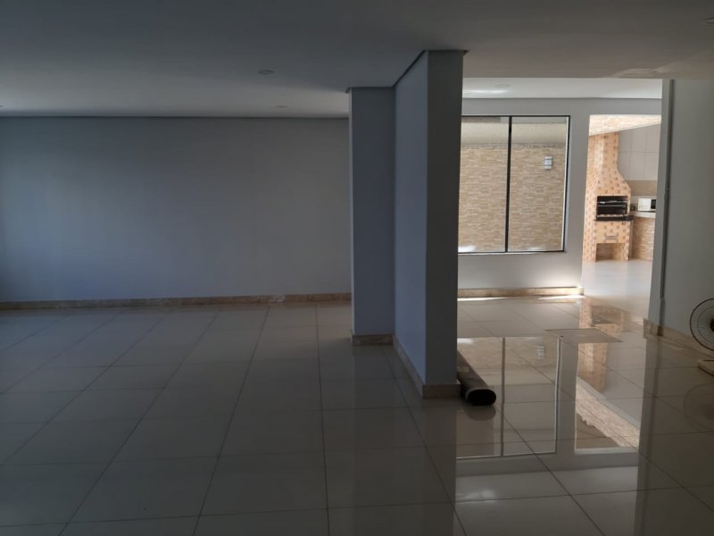 imóvel com 65m²