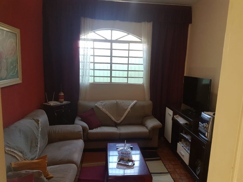 Casa à venda Nucleo Hab. Pres. Geisel com 1002m² e 3 quartos por R$ 225 - 735961495-b1.jpg