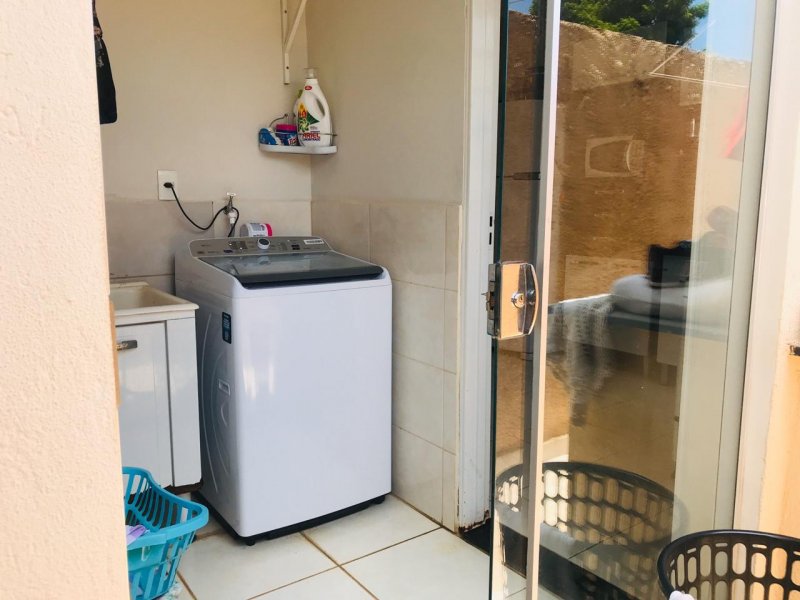 Casa à venda Residencial Manabu Mabe com 70m² e 2 quartos por R$ 180.000 - 404109017-whatsapp-image-2020-01-04-at-11.jpeg