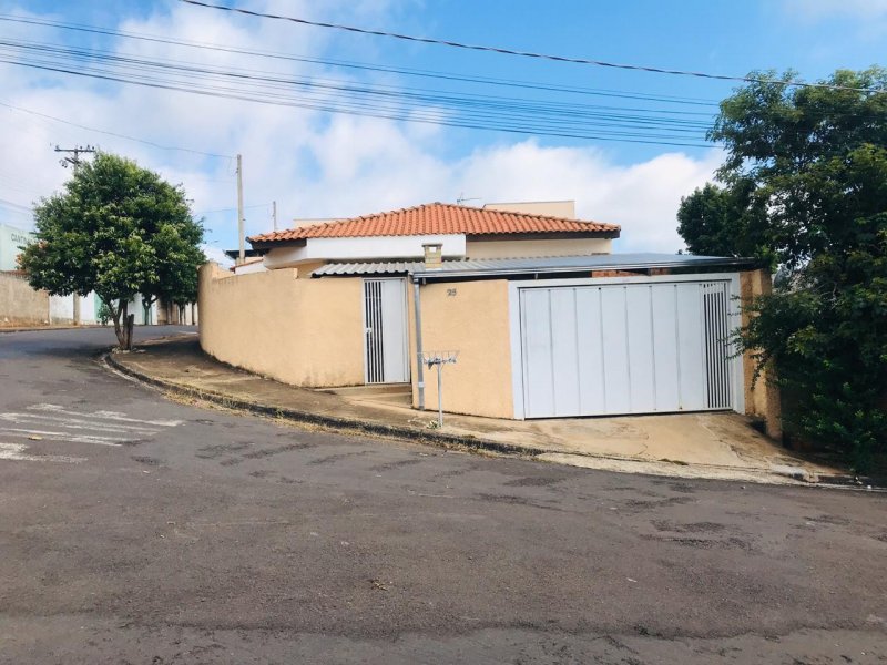 Casa à venda Residencial Manabu Mabe com 70m² e 2 quartos por R$ 180.000 - 642364789-whatsapp-image-2020-01-06-at-08.jpeg