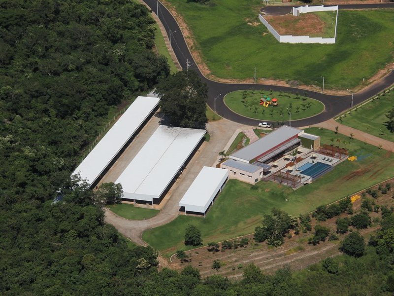 Terreno à venda Centro com 510m² e  quartos por R$ 3 - 1613423443-img-1746.jpg