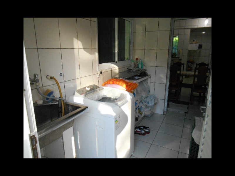 Casa à venda Suíssa com 275m² e 3 quartos por R$ 850.000 - 2039248525-lavanderia-e-cozinha-copy.JPG