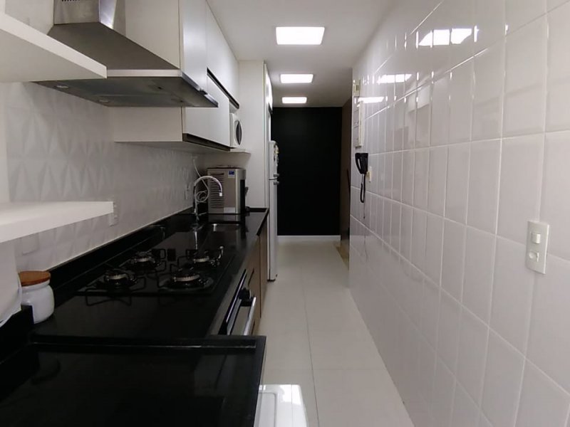Apartamento à venda Barra da Tijuca com 73m² e 2 quartos por R$ 560.000 - 2062790027-img-20190730-wa0019.jpg