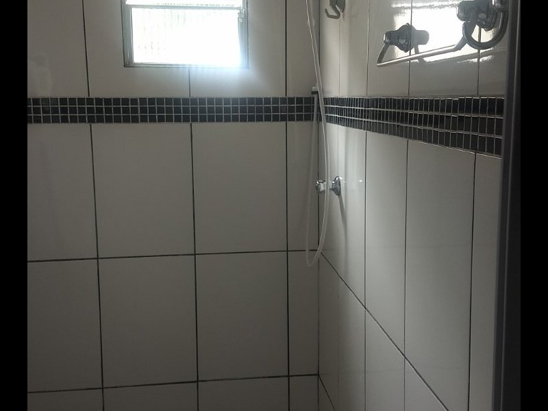 Casa à venda Vila Ayrosa com 52m² e 3 quartos por R$ 150.000 - 654502618-12-banheiro.jpg