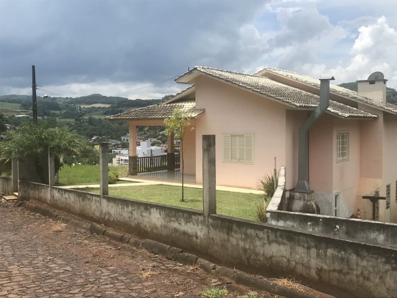 Casa à venda Centro com 360m² e 3 quartos por R$ 400.000 - 1474632605-9323df85-bc94-484f-8006-4da832b508e1.jpeg