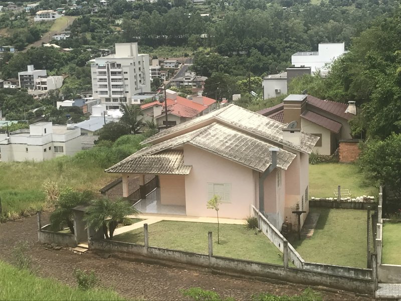 Casa à venda Centro com 360m² e 3 quartos por R$ 400.000 - 1489453847-2e0e1b0b-d31e-4181-ac35-ea78569fcf5f.jpeg