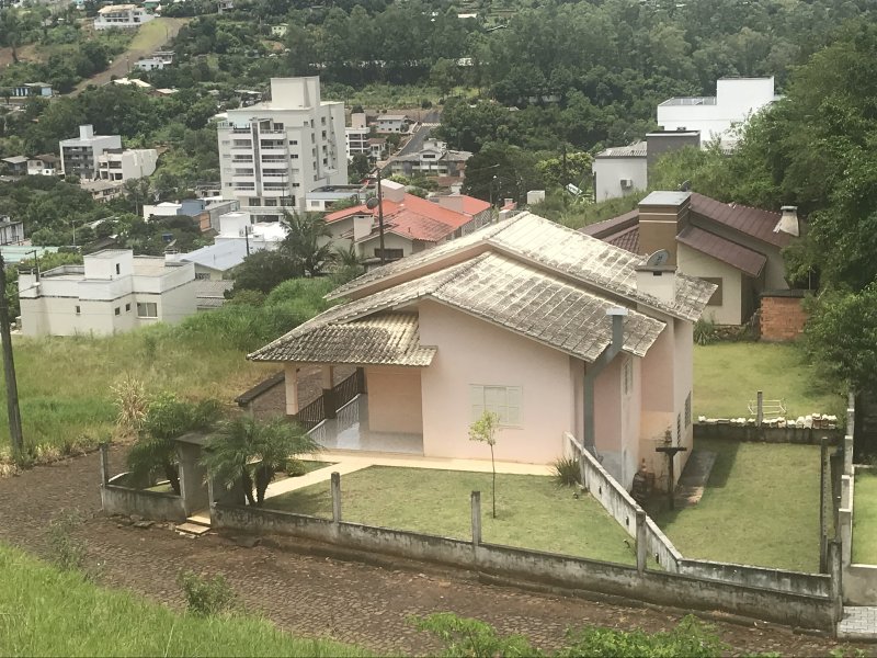 Casa à venda Centro com 360m² e 3 quartos por R$ 400.000 - 1656146761-73ed65fc-46bf-4b23-a453-38d62b3a6435.jpeg