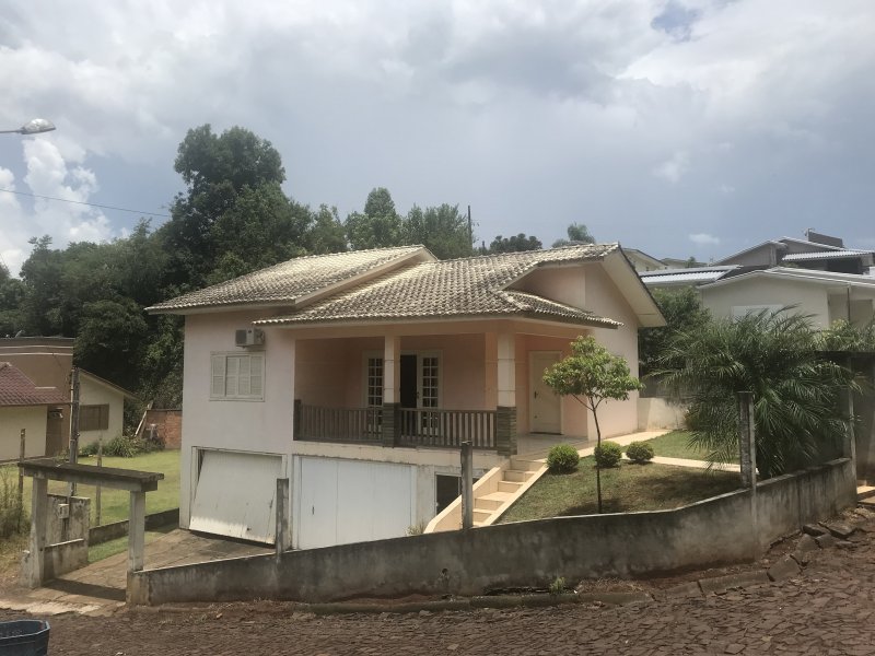 Casa à venda Centro com 360m² e 3 quartos por R$ 400.000 - 703810821-090707db-83e0-49bc-b2dd-483317bb6d2c.jpeg