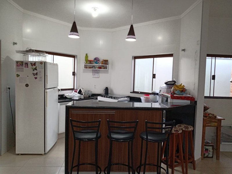 Casa à venda Jardim Acapulco com 124m² e 3 quartos por R$ 420.000 - 1222430183-casa-18.jpg