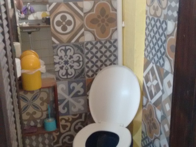 Casa à venda Engenho do Mato com 130m² e 3 quartos por R$ 450.000 - 1912653444-banheiro-dentro-da-cozinha-americana.jpg
