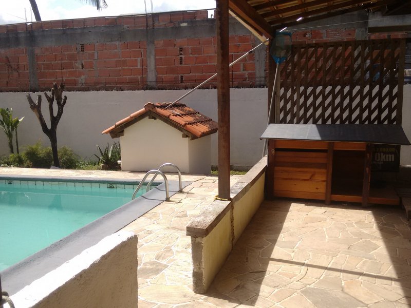 Casa à venda Engenho do Mato com 130m² e 3 quartos por R$ 450.000 - 1930194436-varanda-com-casa-de-cachorro.jpg