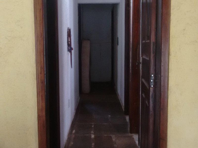 Casa à venda Engenho do Mato com 130m² e 3 quartos por R$ 450.000 - 1961419300-corredor-no-meio-da-casa.jpg