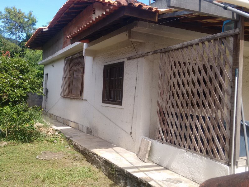 Casa à venda Engenho do Mato com 130m² e 3 quartos por R$ 450.000 - 301491204-lado-esquerdo-da-casa-2.jpg