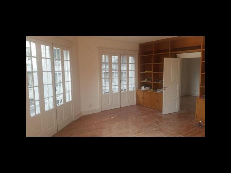 Comercial para alugar Sé com 32m² e  quartos por R$ 900 - 1914132700-f3ea9c1a52084c7aab32-g.jpg