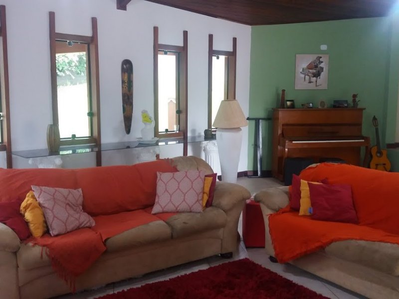 Casa de condomínio à venda Ipanema das Pedras com 1000m² e 6 quartos por R$ 850.000 - 1812066063-sala.jpg