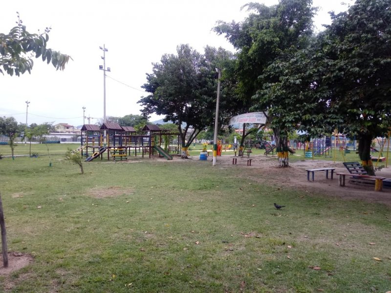 Casa de condomínio à venda Bangu com 100m² e 2 quartos por R$ 300.000 - 252297412-brinquedos.jpg