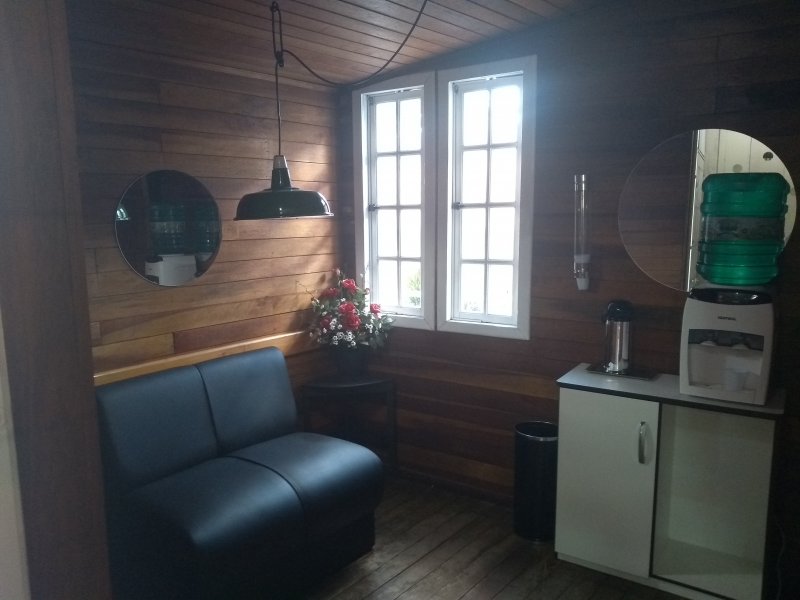 Casa à venda Hauer com 200m² e 3 quartos por R$ 680.000 - 1403518602-img-20180412-163425530.jpg