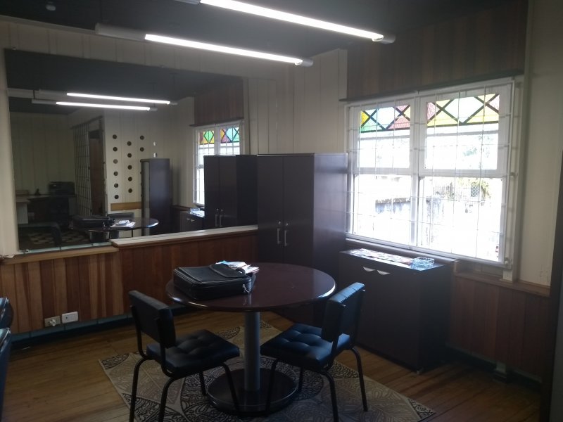 Casa à venda Hauer com 200m² e 3 quartos por R$ 680.000 - 1698294890-img-20180412-163551219.jpg