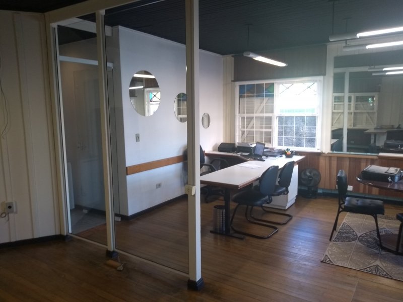 Casa à venda Hauer com 200m² e 3 quartos por R$ 680.000 - 765420168-img-20180412-163451702.jpg