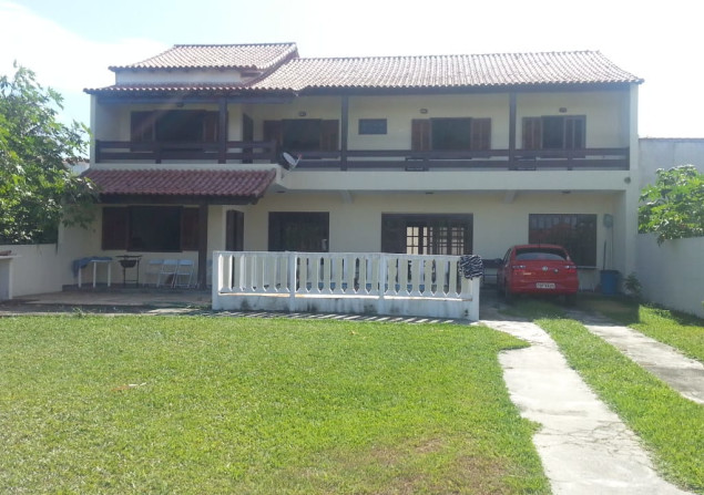 imóvel com 660m²