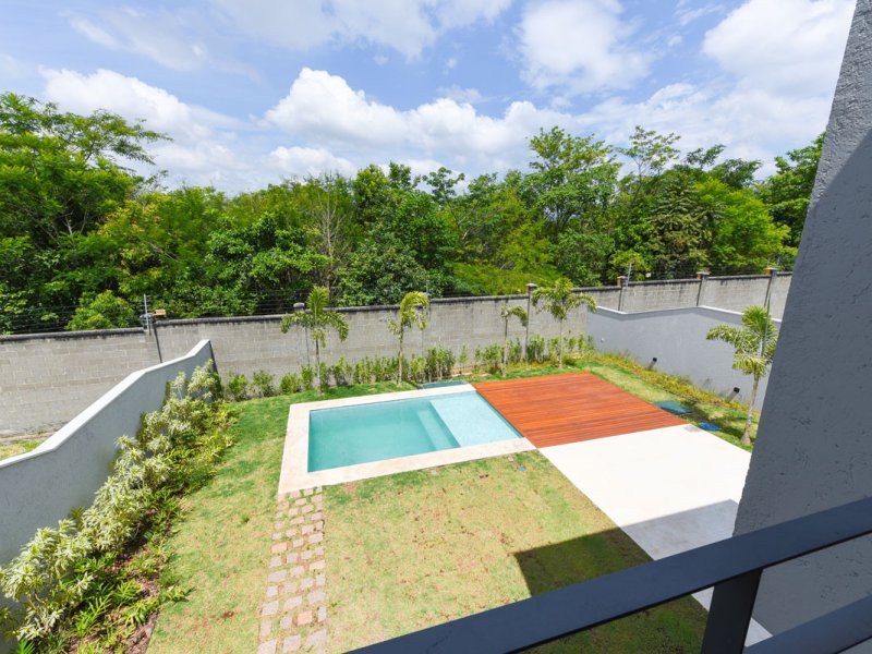 Casa de condomínio à venda Alphaville com 330m² e 3 quartos por R$ 1.750.000 - 1711730727-800x600-737389451-vistapiscina.jpg