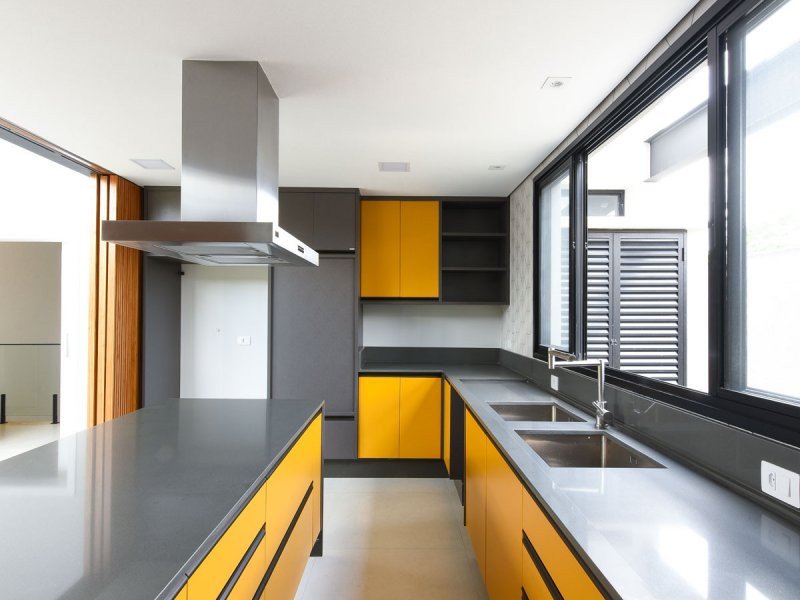 Casa de condomínio à venda Alphaville com 330m² e 3 quartos por R$ 1.750.000 - 2144446556-800x600-1725386943-cozinha.jpg