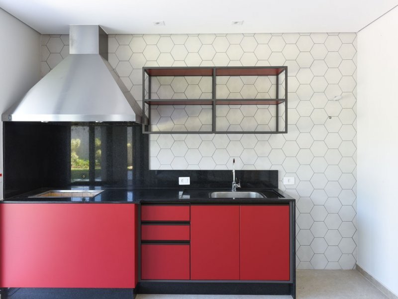 Casa de condomínio à venda Alphaville com 330m² e 3 quartos por R$ 1.750.000 - 714235892-800x600-21771890-churrasqueira.jpg