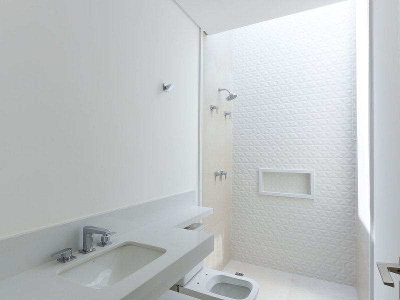 Casa de condomínio à venda Alphaville com 330m² e 3 quartos por R$ 1.750.000 - 962390623-800x600-332121853-banhosuite2.jpg