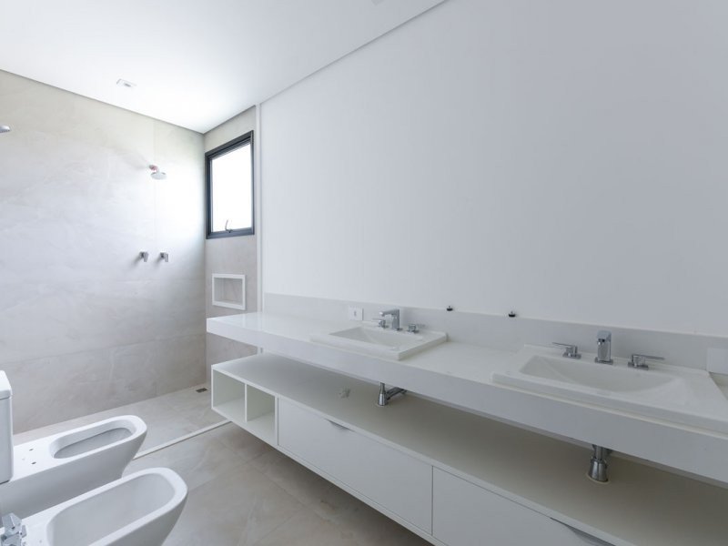 Casa de condomínio à venda Alphaville com 330m² e 3 quartos por R$ 1.750.000 - 985765001-800x600-1167059342-bahosuitemaster.jpg