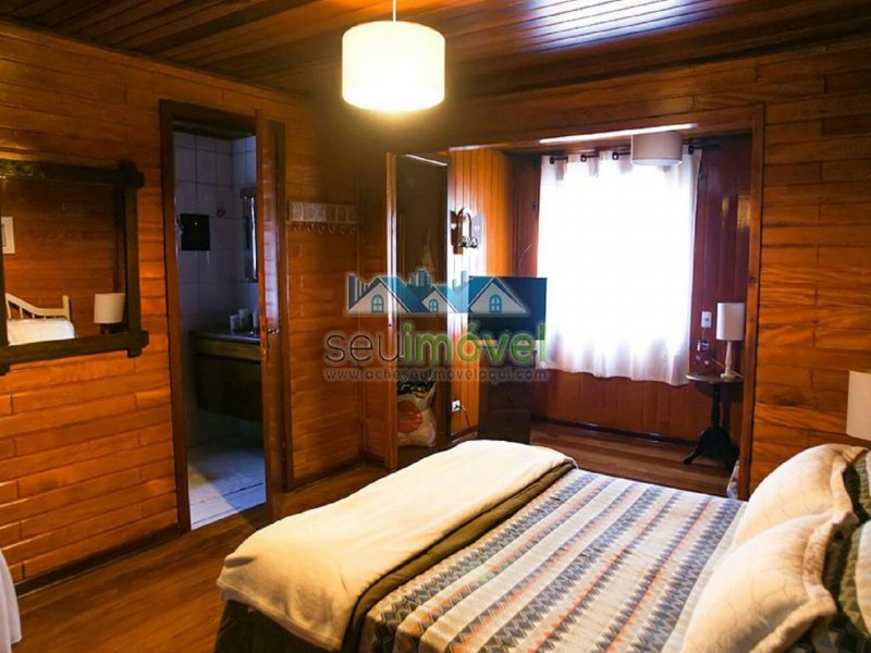 Casa à venda Alto do Capivari com 300m² e 6 quartos por R$ 1.200.000 - 1033048573-inbound3583900775385829756.jpg