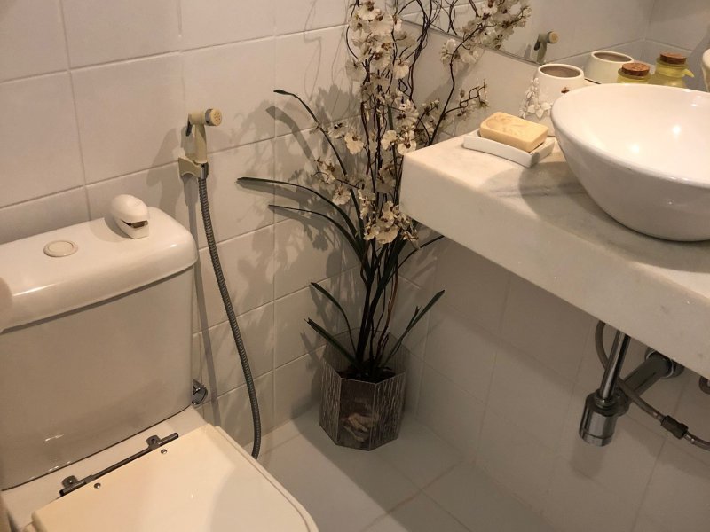 Apartamento à venda Barra da Tijuca com 74m² e 2 quartos por R$ 850.000 - 834015736-banheiro-social-02.jpg