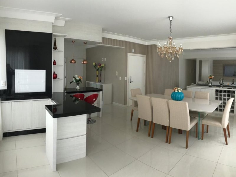 Apartamento à venda Meia Praia com 210m² e 4 quartos por R$ 1.390.000 - 783114790-img-20190518-wa0002.jpg