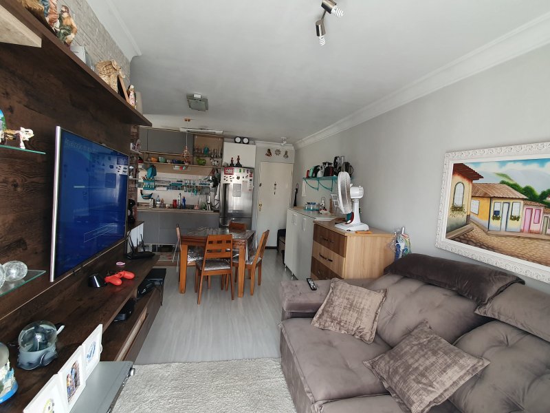 Apartamento à venda Parque Bristol com 63m² e 3 quartos por R$ 260.000 - 846988719-20200115-104234.jpg