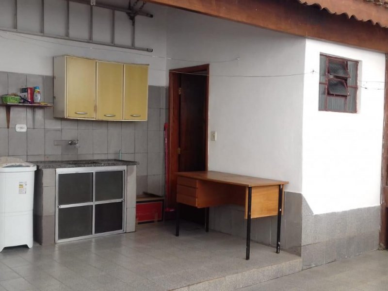 Casa à venda Vila Nossa Senhora das Gracas com 180m² e 3 quartos por R$ 310.000 - 621755668-casa-quintal.jpg